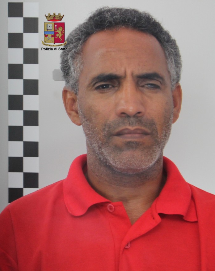 Così, Mohammed Trabelsi (in foto), cittadino tunisino di 49 anni, è stato arrestato dagli uomini delle Volanti per violenza, resistenza e oltraggio ... - trabelsi-mohamed-696x874