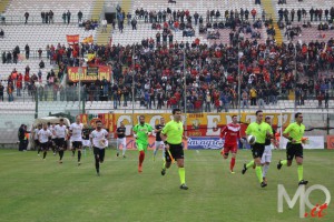 Messina vs Catanzaro: Ingresso in campo delle squadre