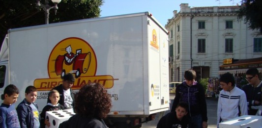 RACCOLTA OLI USATI: TAPPA DI SENSIBILIZZAZIONE IN PIAZZA DEL POPOLO