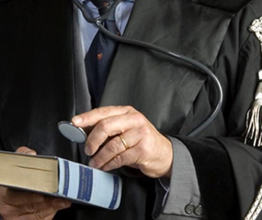 CASO LARVE AL POLICLINICO: NESSUNO PAGHERA’, INTANTO CONTINUA A MANCARE L’ACQUA CALDA