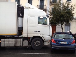 TIR IN CITTA’: DUE INCIDENTI IN DUE GIORNI, TRAFFICO IN TILT