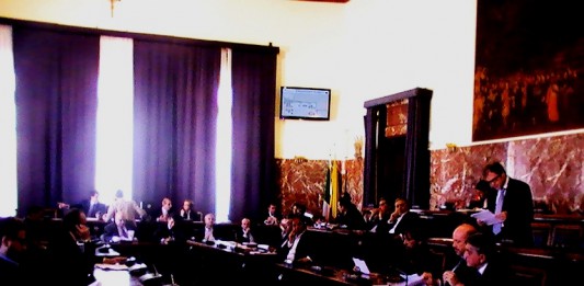 SUL PONTE IL CONSIGLIO COMUNALE CHIAMA, MA LA DEPUTAZIONE REGIONALE NON RISPONDE (GALLERY)