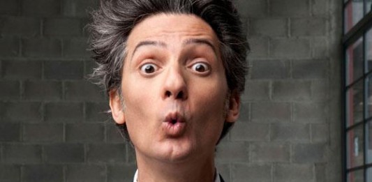 anche di domenica la rassegna stampa di fiorello (VIDEO)