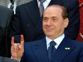 BERLUSCONI NON SI E’ DIMESSO DALLA POLITICA, SOLO DA UNA POLTRONA SCOMODA