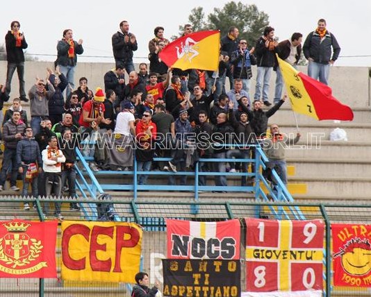 CALCIO SERIE D: ACR MESSINA UN 4-0 PER RISORGERE