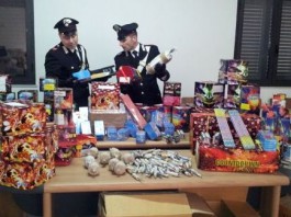 CAPODANNO “ESPLOSIVO”: I CC DI TAORMINA SEQUESTRANO 250 KG DI “BOTTI” E 82 BOMBE CARTA