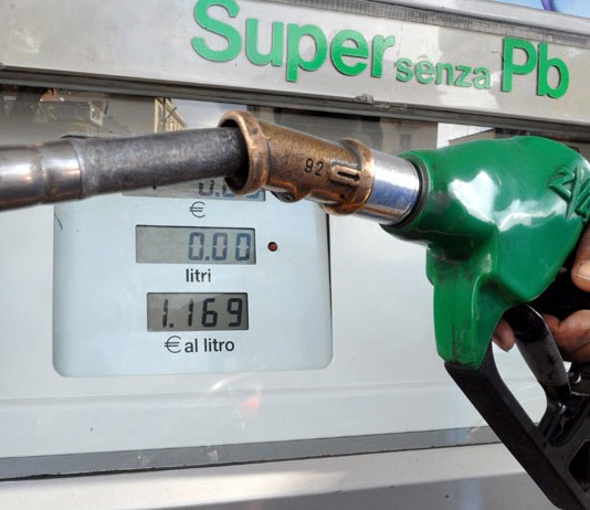 IN SICILIA LA BENZINA PIU’ CARA D’ITALIA: INDAGA L’ANTITRUST