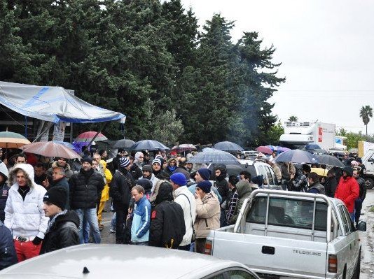 LA SICILIA IMPUGNA I “FORCONI” E MESSINA STA A GUARDARE: LA PROTESTA PROSEGUE, MA RESTA “INVISIBILE”…
