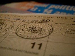 I CITTADINI “RIBELLI” DELLA ZONA SUD: “PRONTI A RESTITUIRE LE TESSERE ELETTORALI”