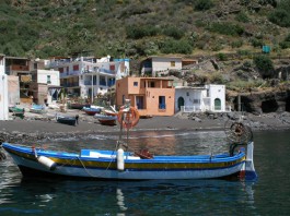 ABUSI EDILIZI ALLE EOLIE: QUATTRO DENUNCIATI A SANTA MARINA SALINA