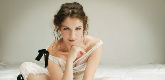 ISABELLA RAGONESE PREMIATA A BERLINO, UNA REPLICA IN MENO PER “LA COMMEDIA DI ORLANDO” AL TVE