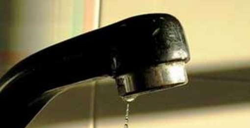 RUBINETTI A SECCO: EROGAZIONE IDRICA RIDOTTA, ANCORA PROBLEMI A FIUMEFREDDO
