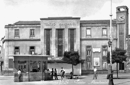 TEATRO MANDANICI DI BARCELLONA: IN ATTESA DELLE TRIBUNE, GLI INVITI IN TRIBUNALE