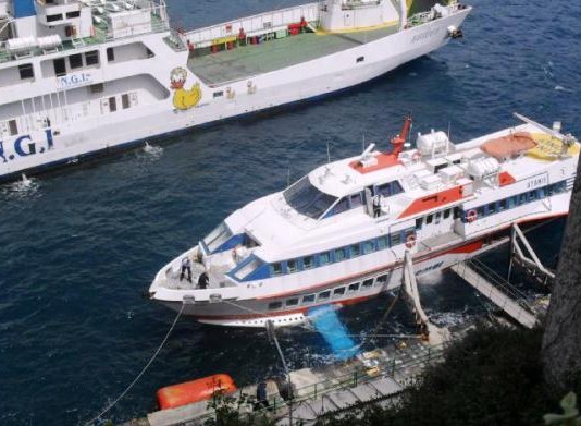 TAGLI AI COLLEGAMENTI PER LE EOLIE: I NEO SINDACI PRONTI A DARE BATTAGLIA