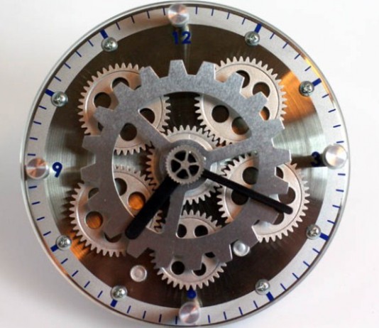 TIC TAC: E’ SEMPRE L’ORA DEI POLITICANTI