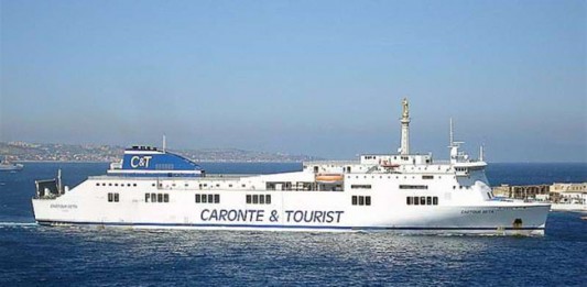 SVENTATA RAPINA ALLA BIGLIETTERIA DELLA CARONTE, GRAZIE AD UNA GUARDIA GIURATA