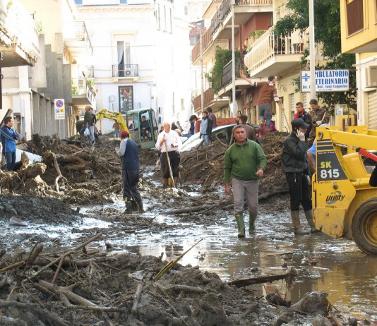 BARCELLONA, DOPO IL FANGO L’INDIFFERENZA: LA REGIONE NON SBLOCCA I CREDITI