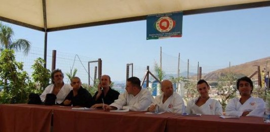 KARATE DA MARE: SULLO STRETTO GLI ESAMI UFFICIALI W.T.K.A. ITALIA KARATE