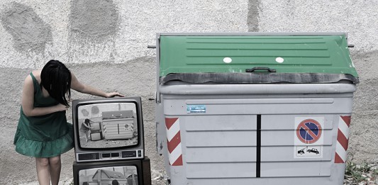 LA “RIVOLUZIONE” DEL DIGITALE: GLI EDITORI BATTONO CASSA E LOMBARDO RISPONDE, NEL SEGNO DEL PLURALISMO?