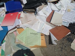 LA FOTONOTIZIA: PORTELLA ARENA, IN DISCARICA DOCUMENTI E DICHIARAZIONI DEI REDDITI