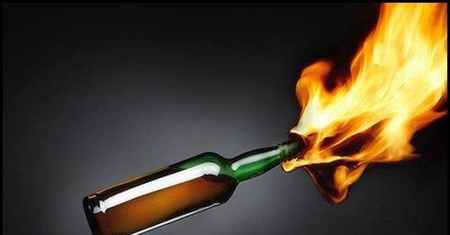 EDICOLA DI VIA GARIBALDI INCENDIATA PER DUE VOLTE DI SEGUITO: LA MANO DEL RACKET?