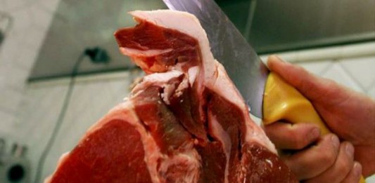 TRUFFE IN MACELLERIA: FORNITURE DI CARNE “IN NERO” E FATTURE GONFIATE, TRE ARRESTI TRA REGGIO E MESSINA