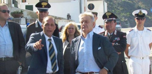 NUBIFRAGIO ALLE EOLIE: IL MINISTRO CLINI A LIPARI, “FARO’ DI TUTTO PER SBLOCCARE 9 MILIONI DI EURO”