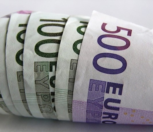 REGIONE SICILIA DA RECORD…PER FONDI AI PARTITI E STIPENDI DEI DEPUTATI, DE LUCA: “ORA TUTTI SANNO…”