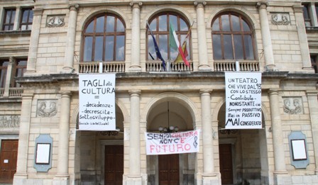 TEATRO VITTORIO EMANUELE: IL PRESIDIO CONTINUA