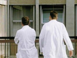 MUORE DOPO UNA BRONCOSCOPIA AL PAPARDO: INDAGATI CINQUE MEDICI, OGGI L’AUTOPSIA