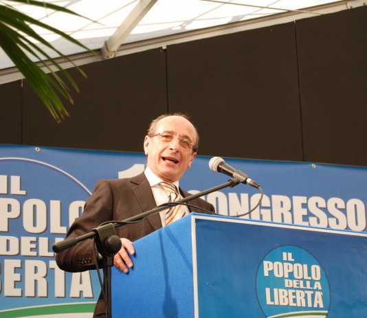 ORE 19:49 BUZZANCA AMMETTE DI AVER PERSO