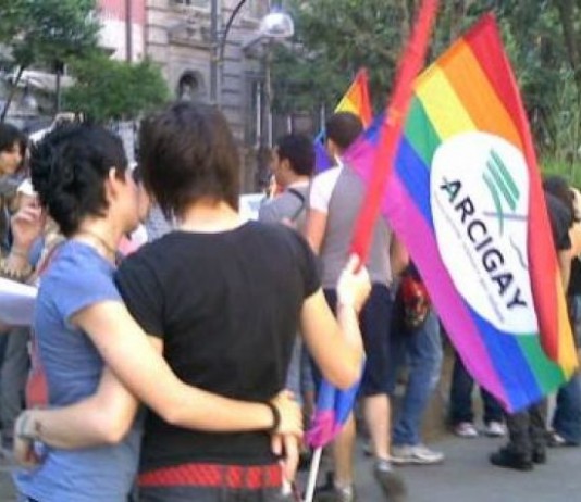 UNIONI CIVILI: I COMITATI PER RENZI SOLIDALI CON ARCIGAY PER LA MANCATA APPROVAZIONE DEL REGISTRO A LIPARI