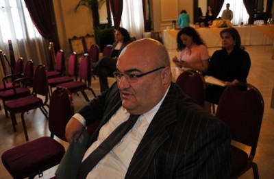 MEL CAPONE E GLI AFFARI DI FAMIGLIA