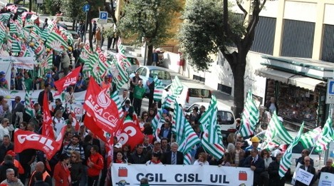 MESSINA: IN PIAZZA CONTRO IL DISSESTO, SINDACATI “UN PROBLEMA NAZIONALE”