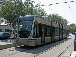 SOTTO IL DILUVIO, I MESSINESI OGGI NON POSSONO NEANCHE “ATTACCARSI AL TRAM”