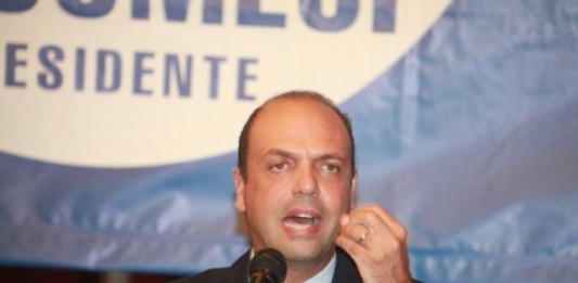 L’AMARCORD DI ALFANO E IL “ONEMAN SHOW” DI RICEVUTO: MA I NUMERI DEL PDL NON SONO QUELLI DI UNA VOLTA