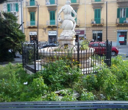 SEGNALATO DA VOI: “LA FONTANA DI GENNARO”, DEGRADO IN PIENO CENTRO