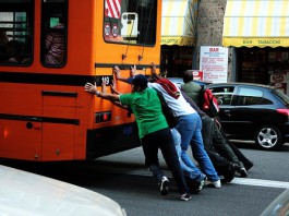 SEGNALATO DA VOI: NIENTE BUS, MILI SAN PIETRO ISOLATA. I CITTADINI INFURIATI
