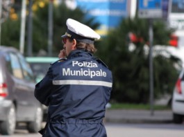 MULTATA INVESTE IL VIGILE: ARRESTATA PER OLTRAGGIO