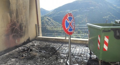 CASTROREALE: INCENDIATA L’AUTO DEL SINDACO, ARRESTATO L’ESECUTORE