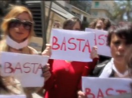 NO ALLA VIOLENZA SULLE DONNE, SUCCESSO PER VIDEO STUDENTESSA UNIME (VIDEO)