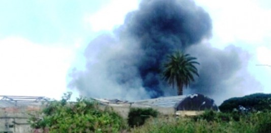 L’AREA EX SANDERSON INCENDIATA PER LA SECONDA VOLTA IN 5 MESI: A CHI INTERESSA?