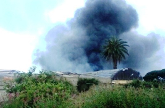 L’AREA EX SANDERSON INCENDIATA PER LA SECONDA VOLTA IN 5 MESI: A CHI INTERESSA?