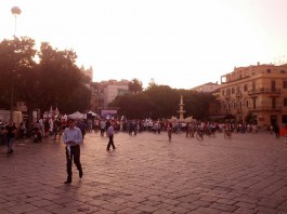 RENZI CHIUDE LA CAMPAGNA DI CALABRO’: POCO ENTUSIASMO IN PIAZZA (VIDEO)