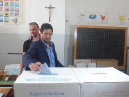 ORE 10:45: CALABRO’ HA VOTATO A ZAFFERIA (FOTO)