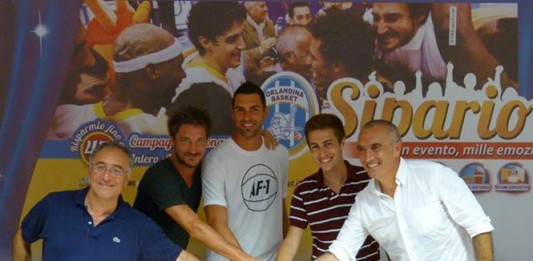 ORLANDINA BASKET:PRESENTAZIONE CON SOPRESA! IL NEO ACQUISTO SORAGNA INAUGURA LA NUOVA CAMPAGNA ABBONAMENTI