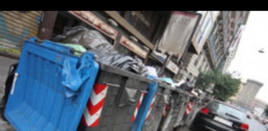 21ENNE ROVISTA NELLA SPAZZATURA, UNA CARICA ELETTRICA LO COLPISCE. UNA STORIA CHE DEVE INDIGNARE