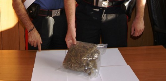MARIJUANA A MESSINA: DUE GIOVANI ARRESTATI DAI CC PER SPACCIO, DENUNCIATO UN CONSUMATORE