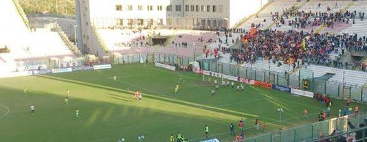 CALCIO, ACR MESSINA: CON IL MELFI TORNA LA “PAREGGITE”; DIRIGENZA POLEMICA CON LA DIREZIONE ARBITRALE