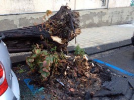 MALTEMPO E BILANCI: INCIDENTE SULLA A18, ALLAGAMENTI, CHIUSO IL SECONDO APPRODO